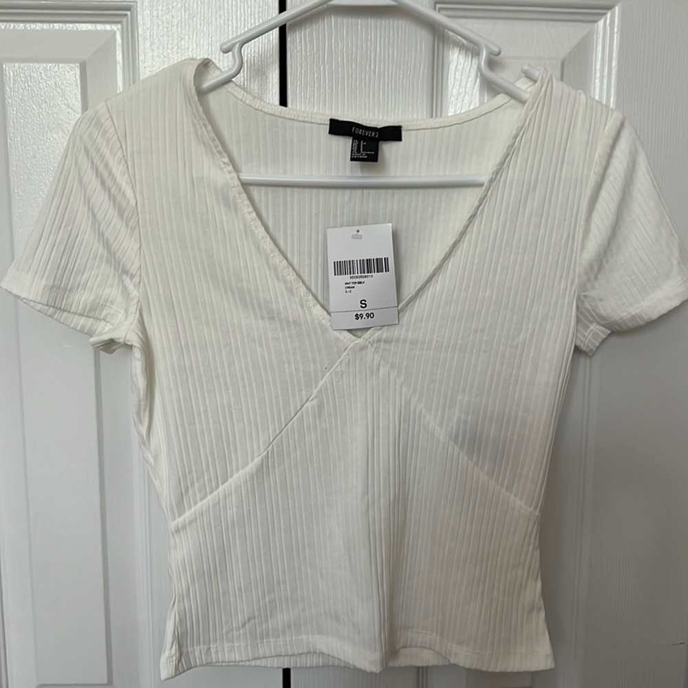Forever21 ribbed v neck crop top size small nwt
